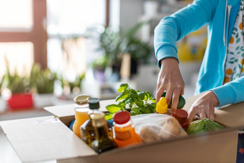 Lieferdienst Degustabox auspacken