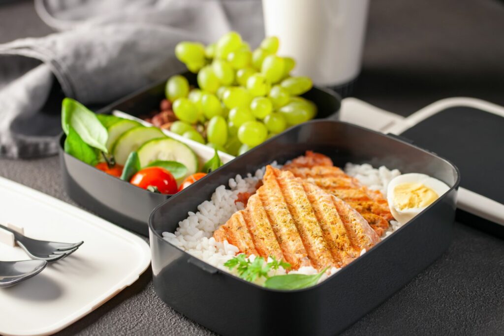 Mittagessen im Mehrwegbehälter